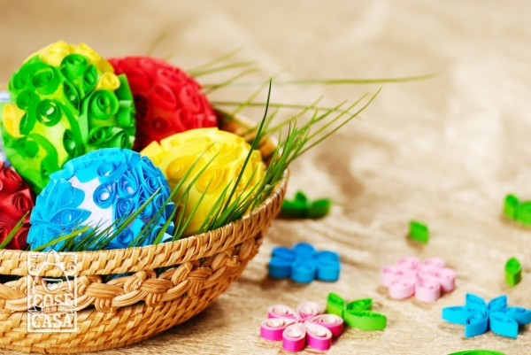 Uova per Pasqua decorate a mano con il metodo quilling: il risultato