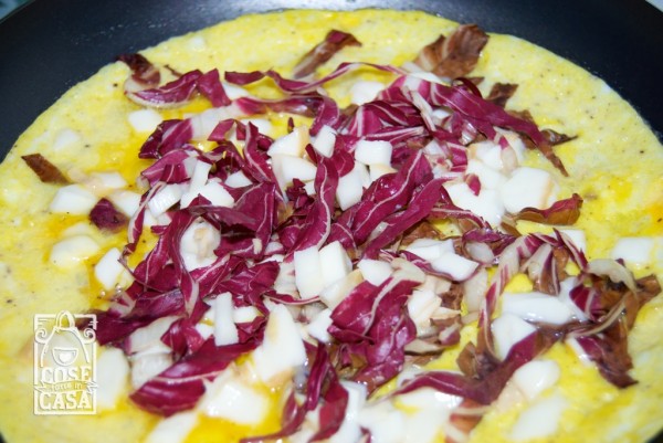 Omelette radicchio e scamorza: la preparazione