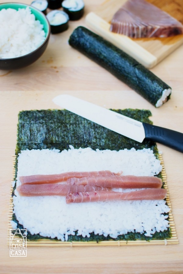 Sushi fatto in casa, hosomaki e nigiri: la preparazione
