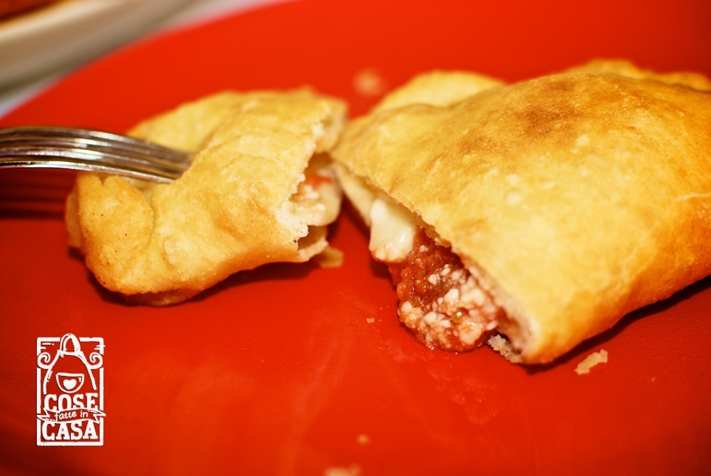 Panzerotti fritti: la ricetta pugliese dello street food più