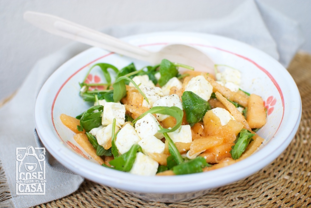 Insalata di melone, feta e rucola - CoseFatteInCasa.it